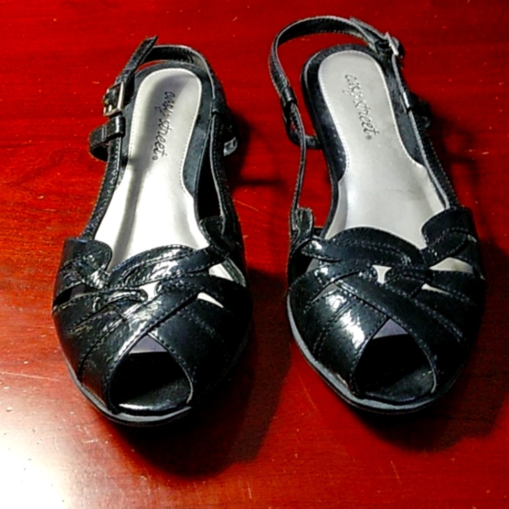 Easy Street sandals, 8.5W, black patent, slightly used